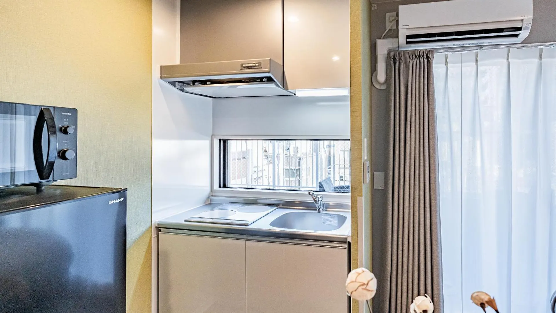 Apartment Hotel 11 Umeda Kamiyama 大阪市 0*,