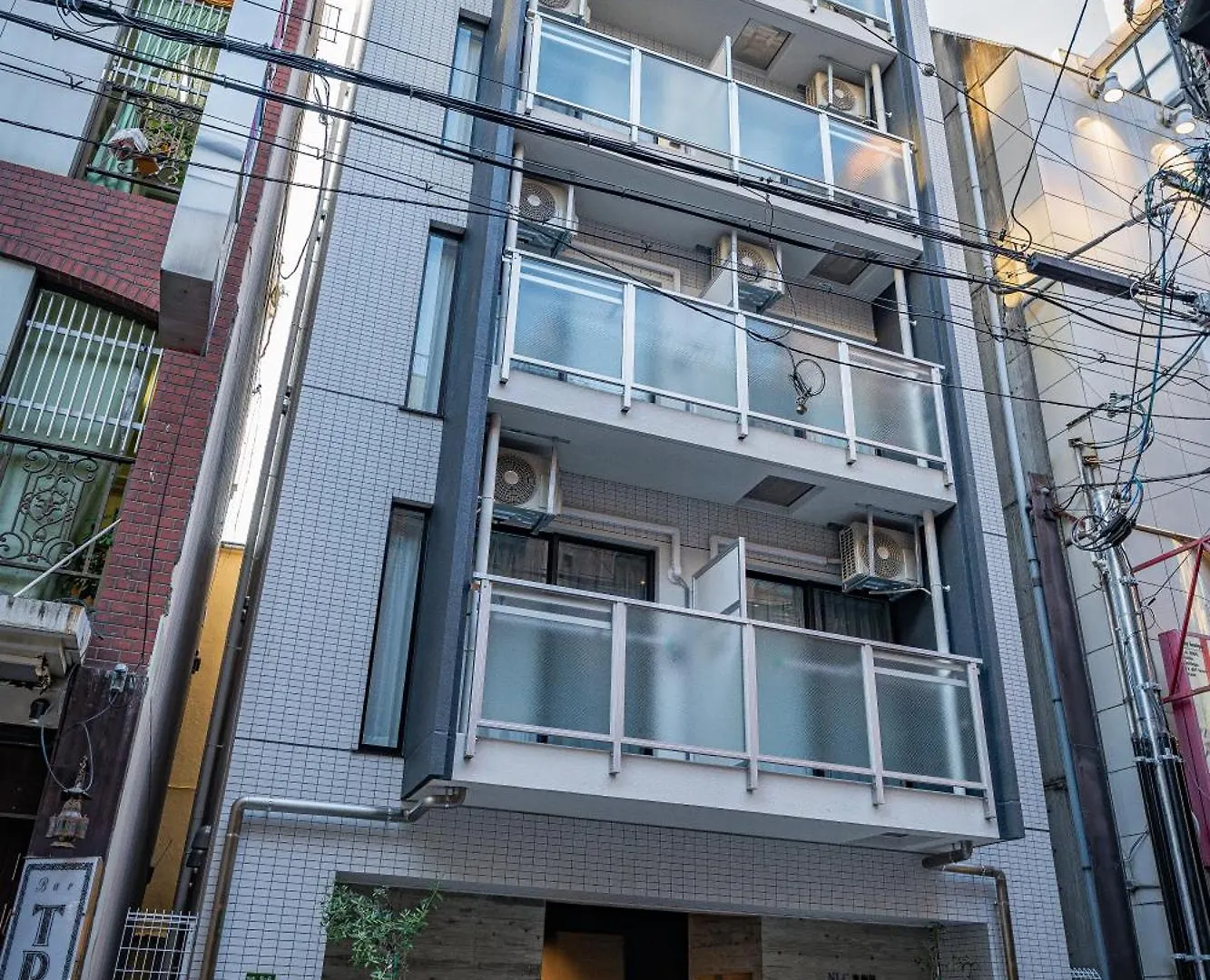Apartment Hotel 11 Umeda Kamiyama Osaka